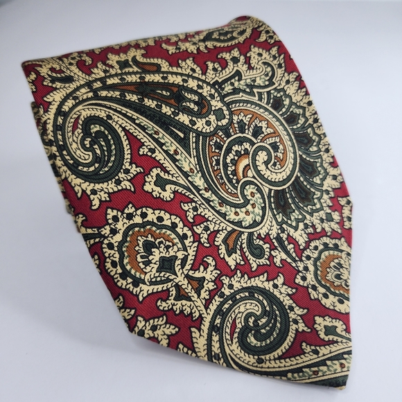 Saks Fifth Avenue Other - SAKS FIFTH AVENUE Red Paisley Silk Tie.